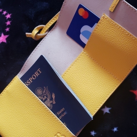 𝅺YELLOW walls/ect. - Picture 5 of 9